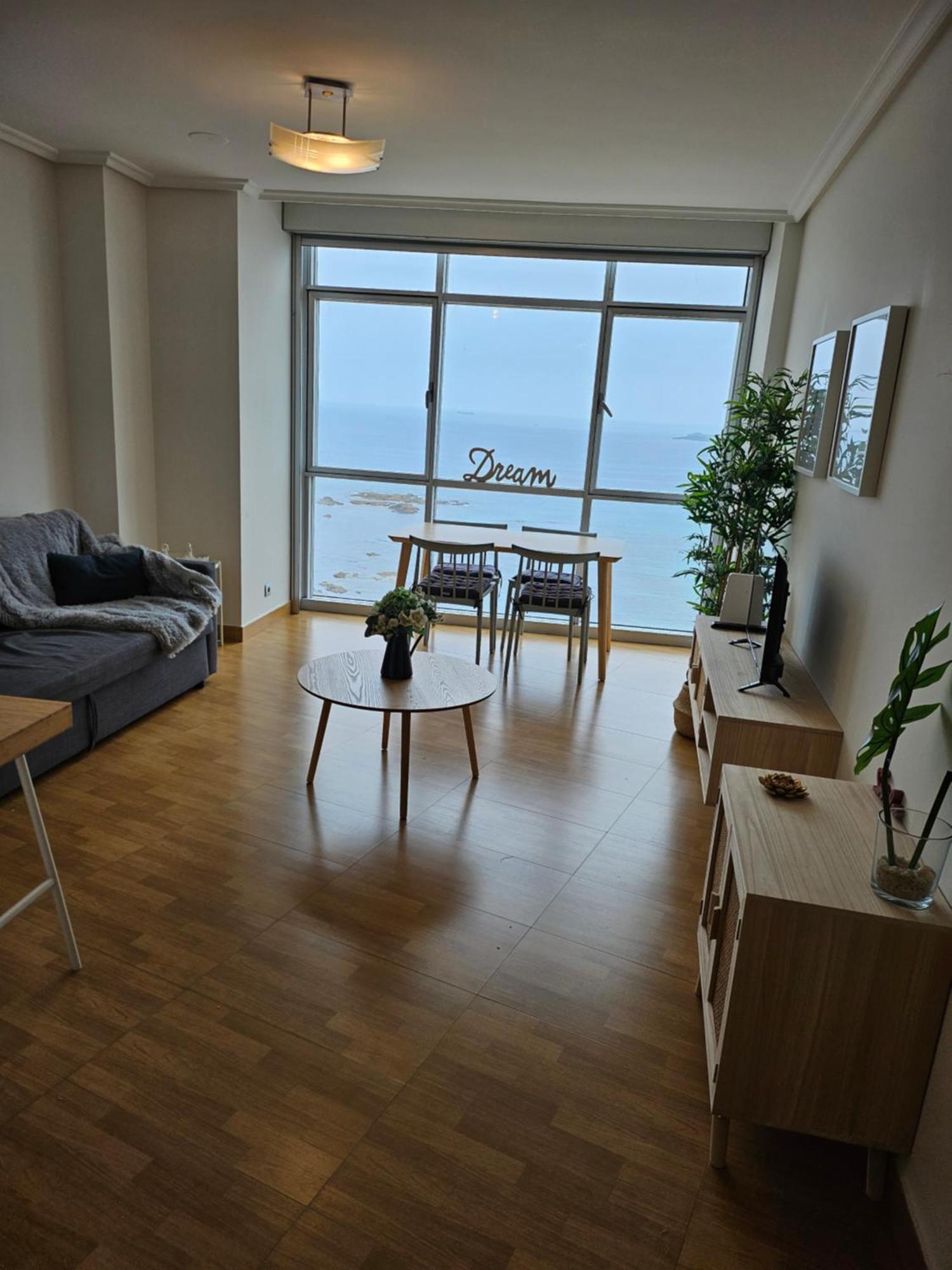 Vivienda Con Increibles Vistas A La Playa De Riazor *